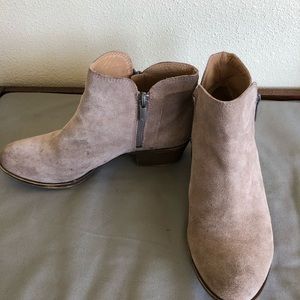 Lucky brand suede leather bootie size 6.5 taupe